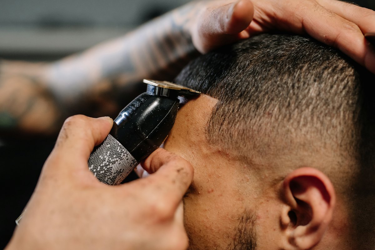 Taper with clippers
